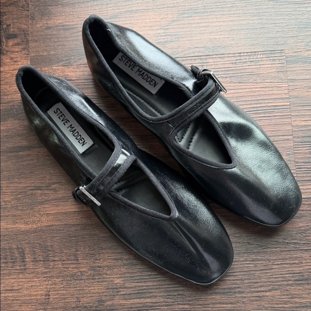 NEVER WORN Steve Madden V-Neck Mary Jane Ballet Flats - Black (Size 7)